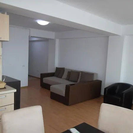 Mamaia Nord D5 公寓